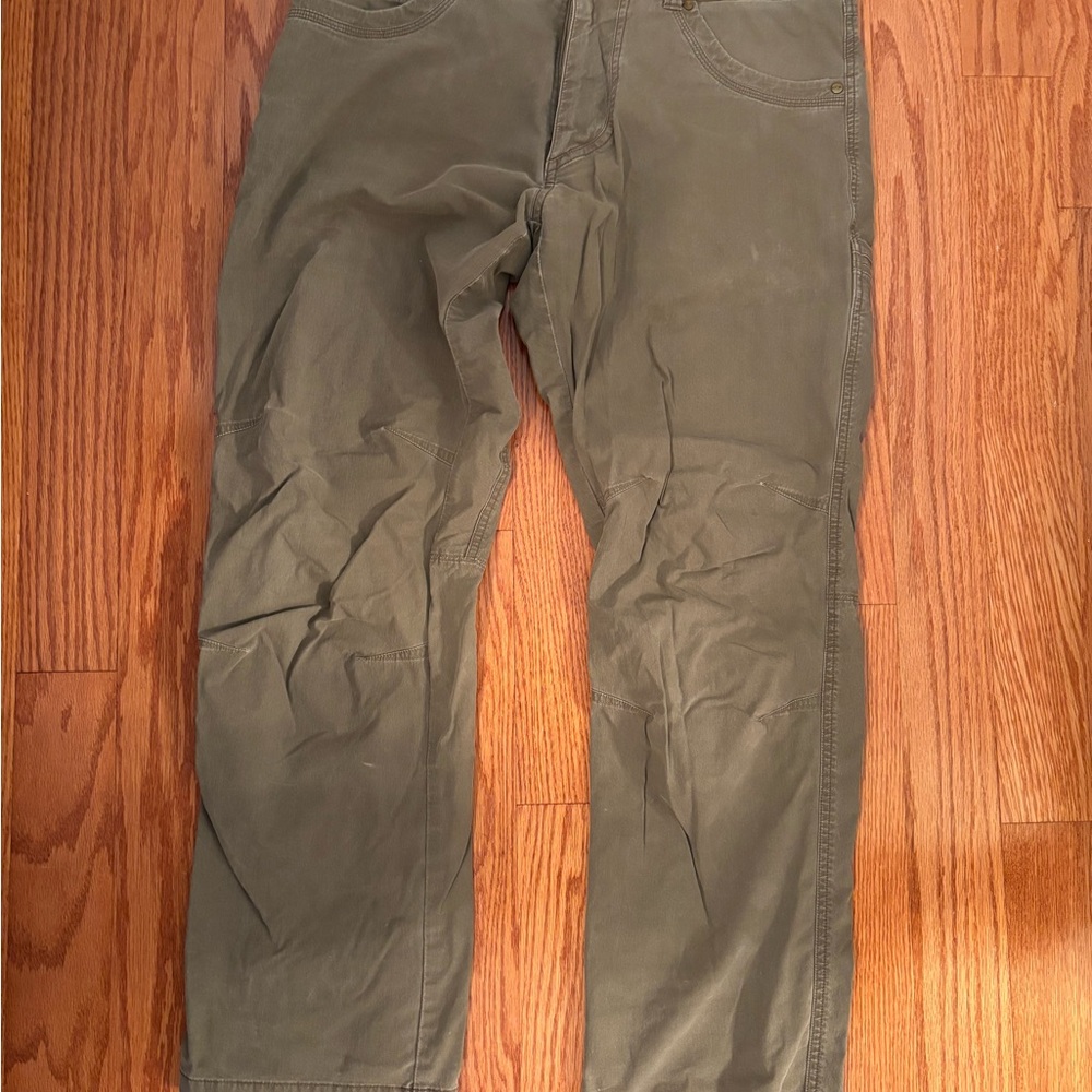 Kühl olive green outdoor pants